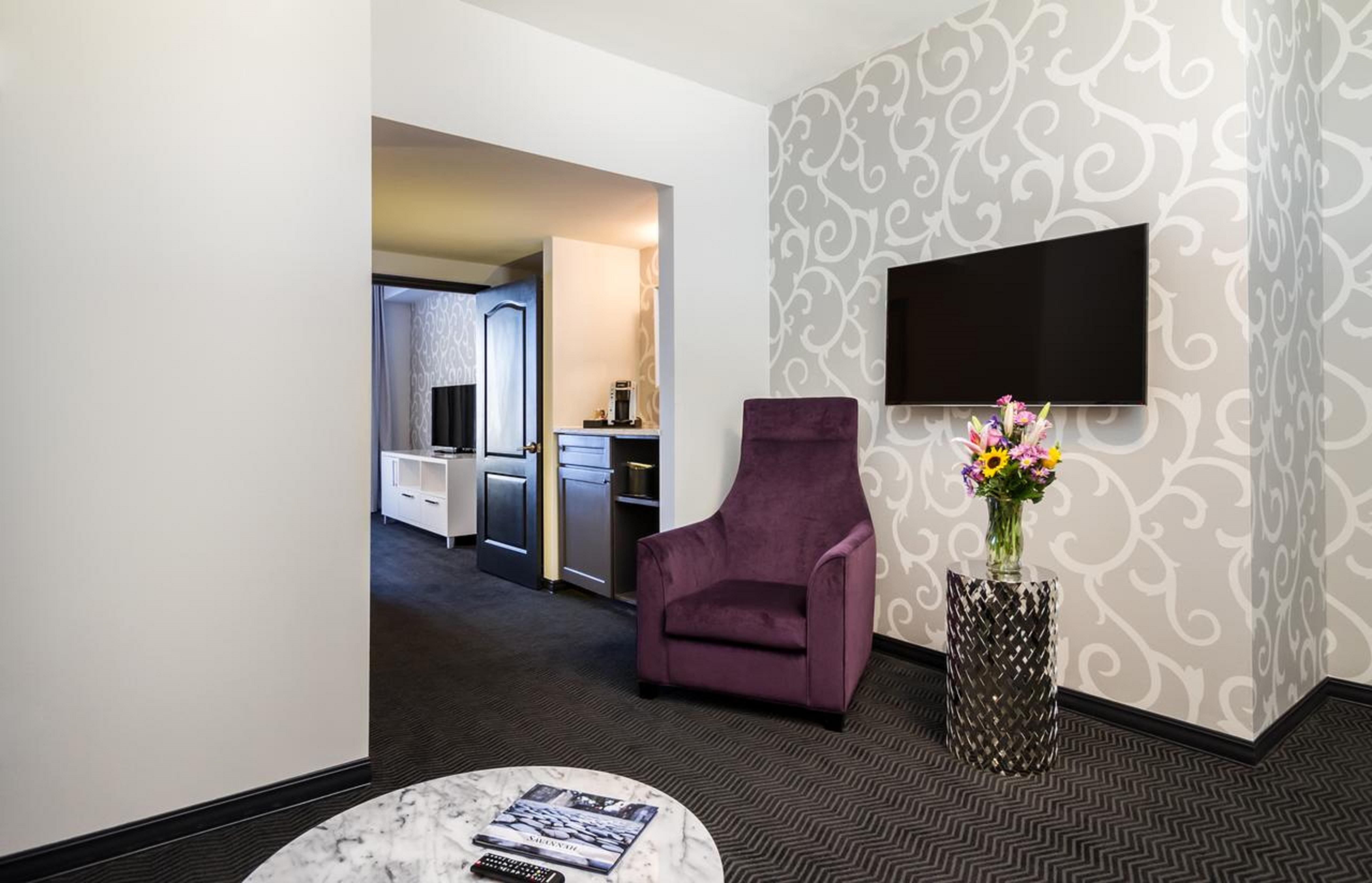 Tryp By Wyndham Savannah Exterior photo