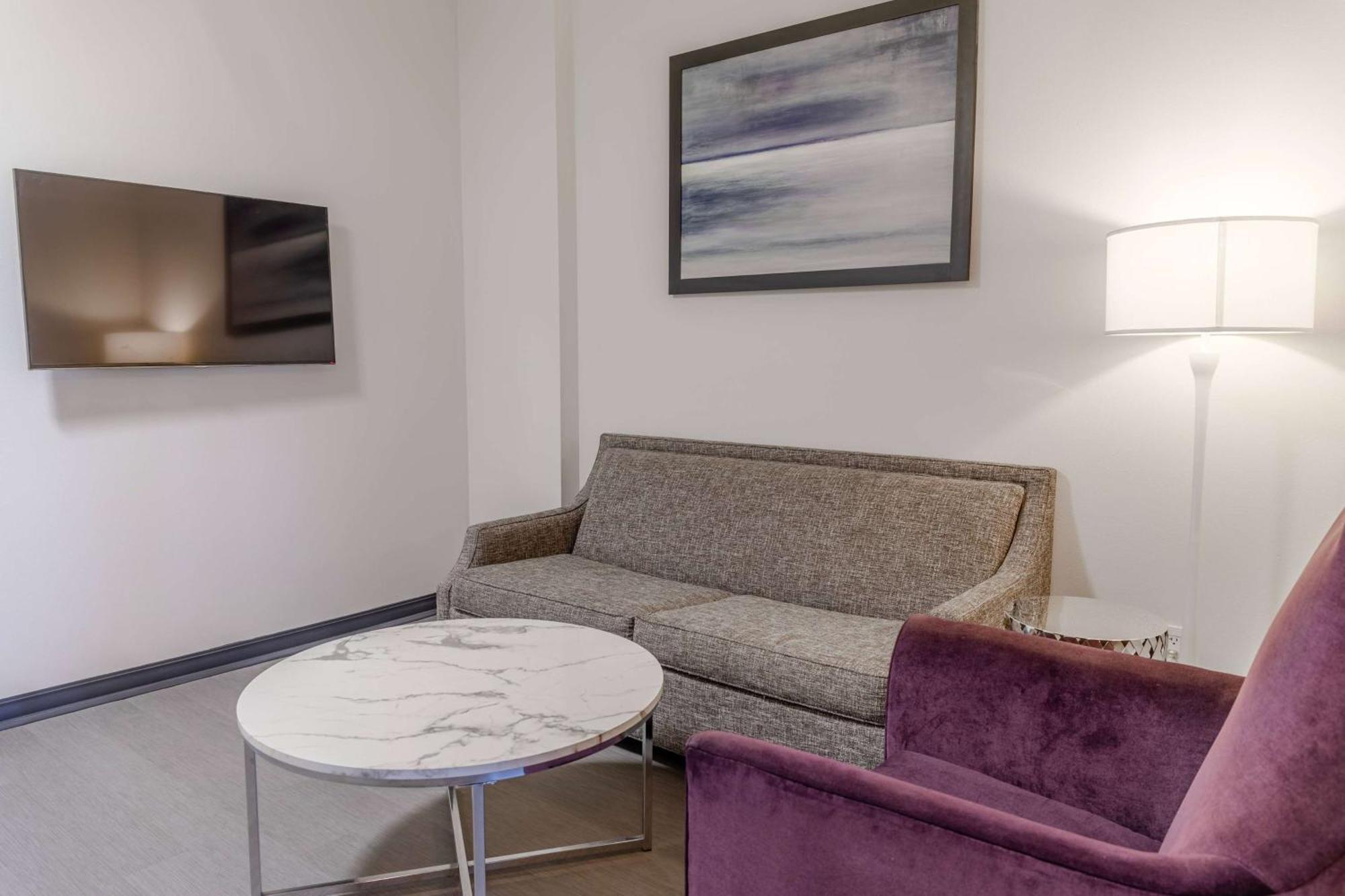 Tryp By Wyndham Savannah Exterior photo