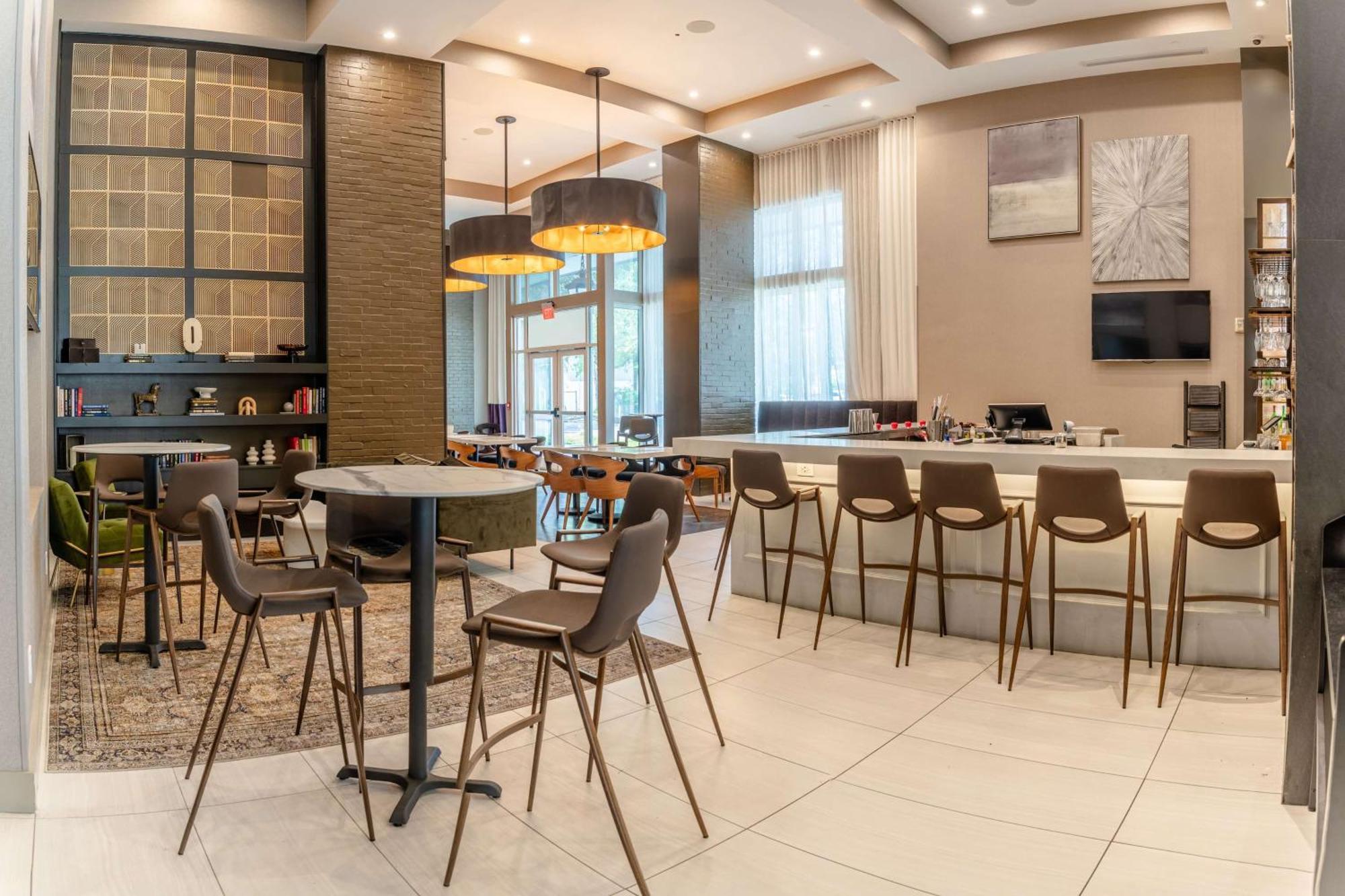 Tryp By Wyndham Savannah Exterior photo