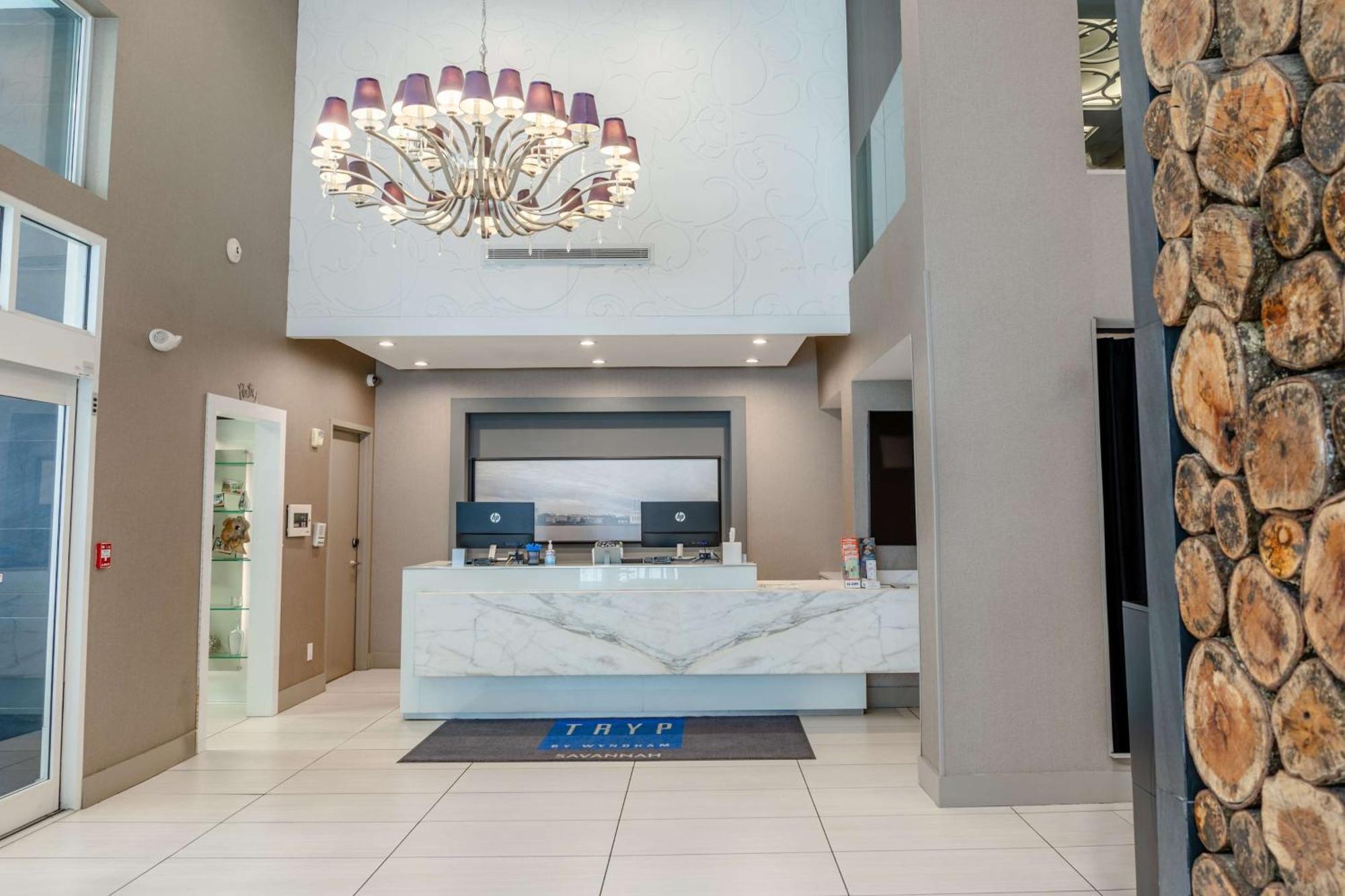 Tryp By Wyndham Savannah Exterior photo
